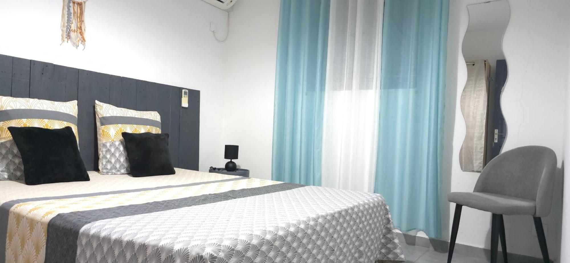 Maison Laurencia - Appartement Au Rez-De-Chaussee Avec Jardin Sainte-Anne  Extérieur photo